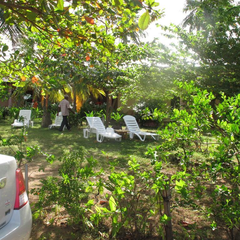 Shahira Hotel Nilaveli Bilik gambar