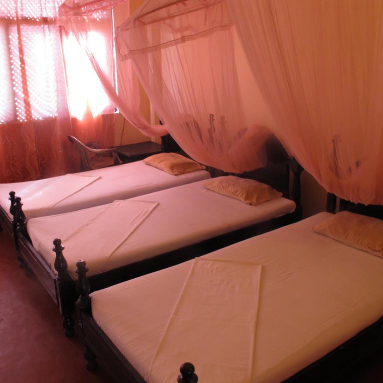Shahira Hotel Nilaveli Bilik gambar